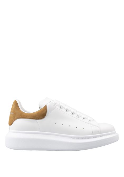 Sneakers Oversize In Pelle Bianca e Camoscio Cammello ALEXANDER MCQUEEN | 553770-WIEF19021